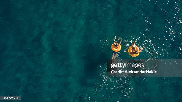 verano divertido. - drone kid fotografías e imágenes de stock