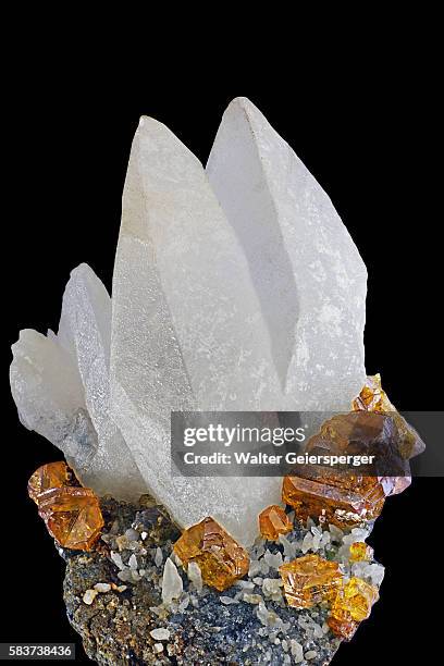 sphalerite with calcite - 方解石 個照片及圖片檔