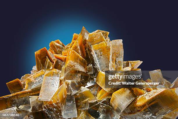 baryte mineral - barium stock pictures, royalty-free photos & images