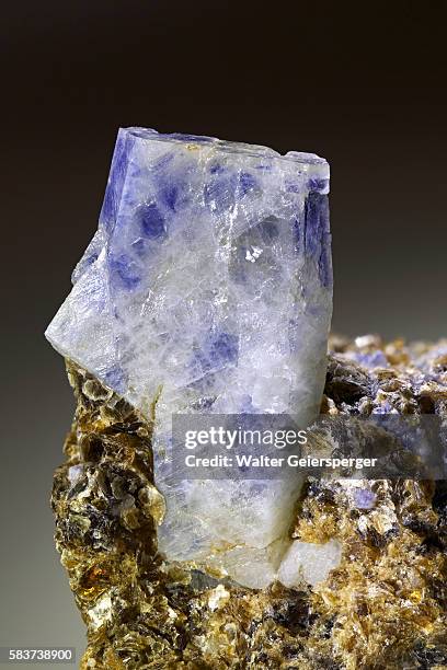 corundum - variety sapphire, mineral - sapphire stone stock pictures, royalty-free photos & images