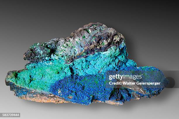 cornetite, chrysocolla, malachite, mineral - democratic republic of the congo stock pictures, royalty-free photos & images