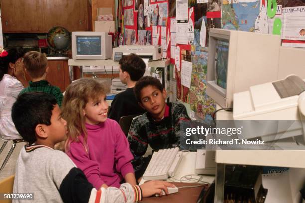 Computer 1990s Photos and Premium High Res Pictures - Getty Images