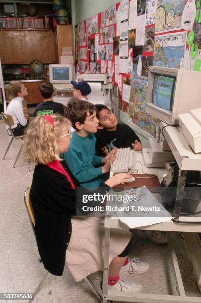 988 Computer 1995 Stock Photos, High-Res Pictures, and Images - Getty ...