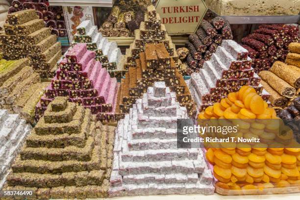 pyramids of sweets - turkish delight stock-fotos und bilder