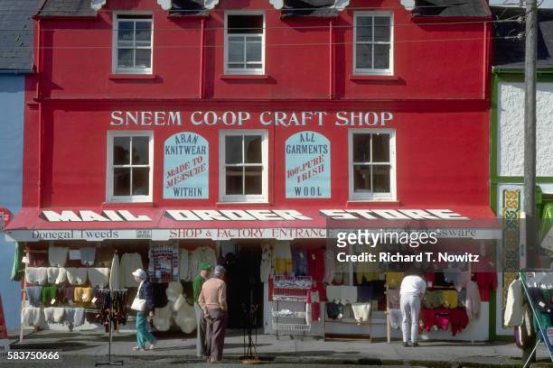 sneem co-op craft shop - sneem stock pictures, royalty-free photos & images