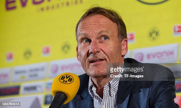 Kirchberg, Oesterreich, , Trainingslager, Pressekonferenz, Borussia Dortmund, Geschaeftsfuehrer Hans-Joachim Watzke