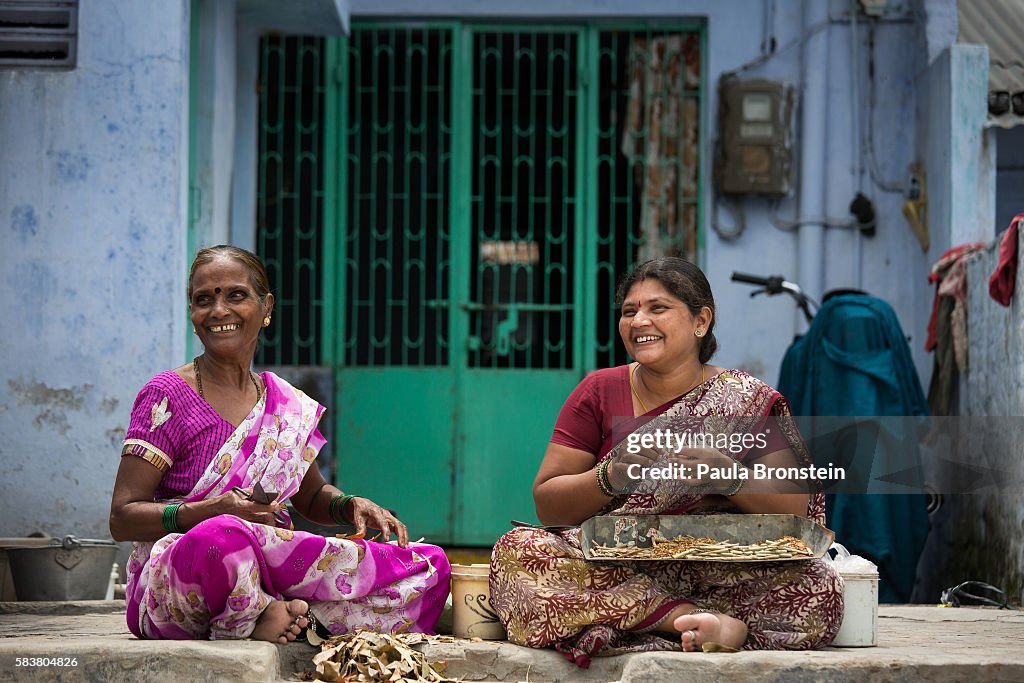 Informal Workers Around the World - India - Images of Empowerment