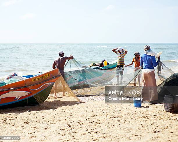fishermens nets - negombo stockfoto's en -beelden