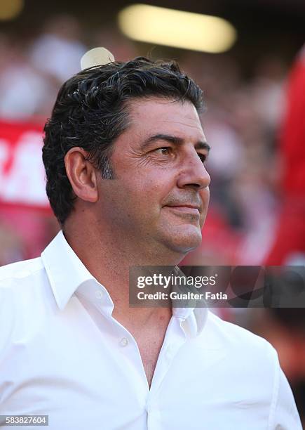 Benfica's head coach Rui Vitoria before the start of the Eusebio Cup match between SL Benfica and Torino at Estadio da Luz on July 27, 2016 in...