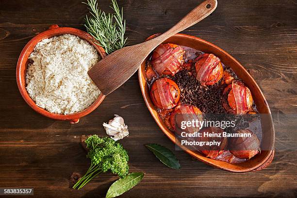 stuffed tomatoes with rice and ground beef - heinz baumann stock-fotos und bilder
