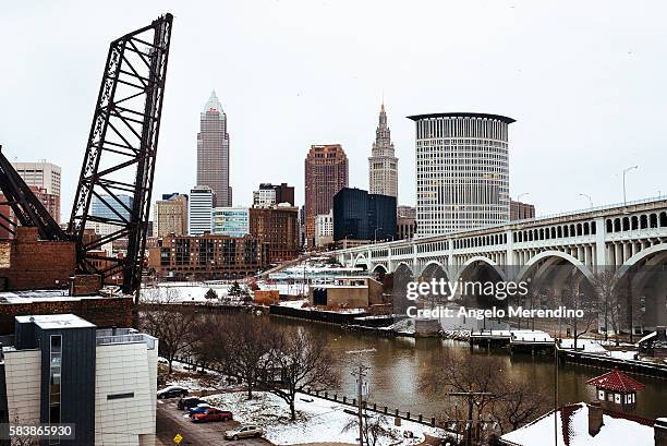 clevelnad skyline - angelo merendino stock pictures, royalty-free photos & images