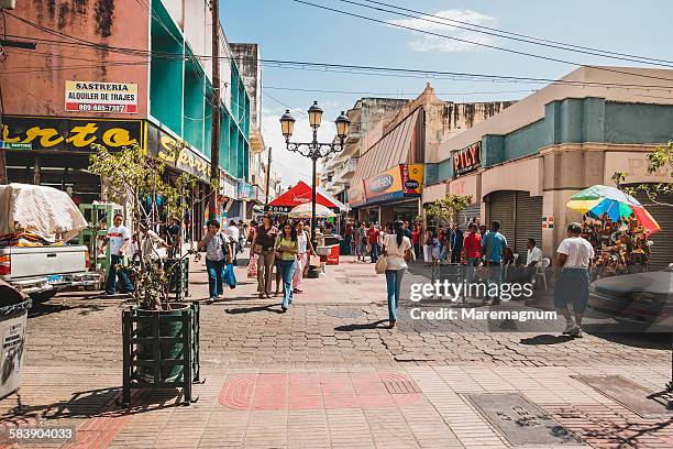 view of el conde, the pedestrian street - ドミニカ共和国 ス�トックフォトと画像