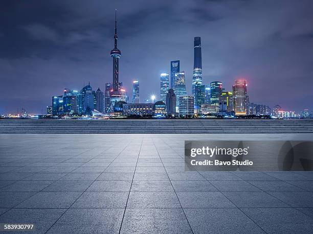 the bund viewing platform - the bund foto e immagini stock