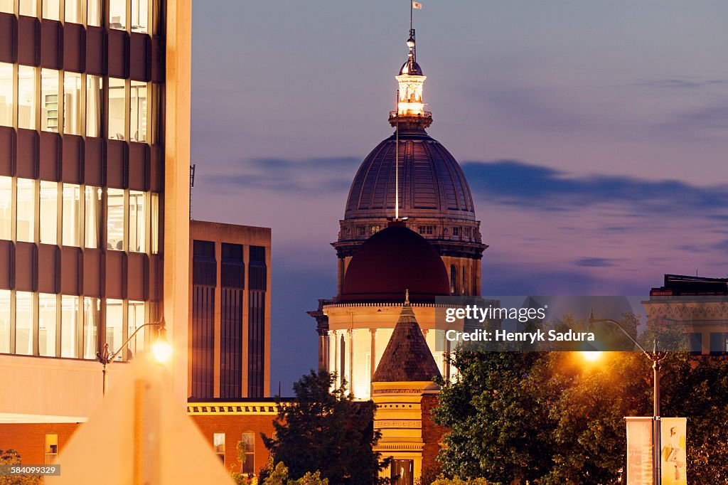Old And New State Capitol In Springfield High-Res Stock Photo - Getty ...