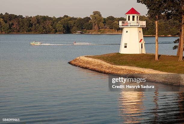 lake springfield lighthouse - springfield illinois stock pictures, royalty-free photos & images