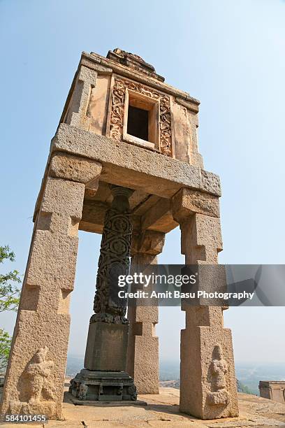 temple statue, sravanabelagola, india - sravanabelagola stock pictures, royalty-free photos & images