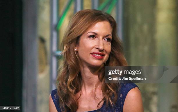 5,437 Amy Thomas Photos & High Res Pictures - Getty Images