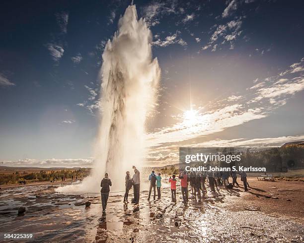 strokkur - geysir stock-fotos und bilder