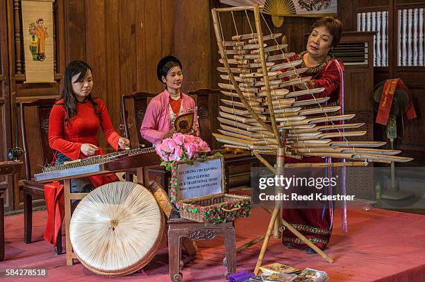 T Rung Instrument 1,012 Bamboo Musical Instruments Stock Photos, High-Res Pictures, and ...