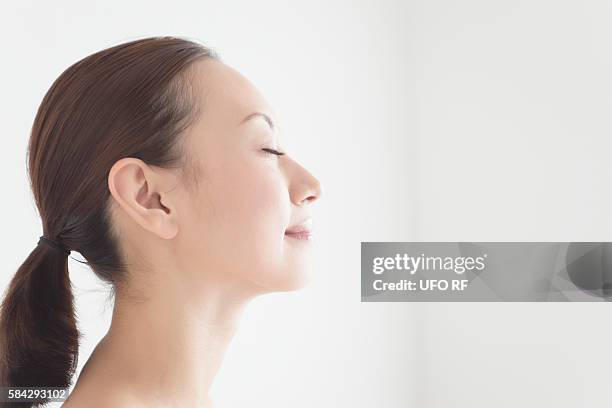 Close Profile 1,589 Side Profile Eyes Closed Stock Photos, High-Res Pictures, and ...