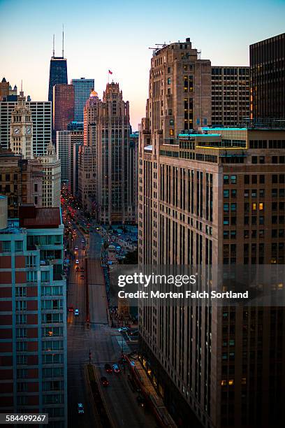 magnificent mile - magnificent mile stock pictures, royalty-free photos & images