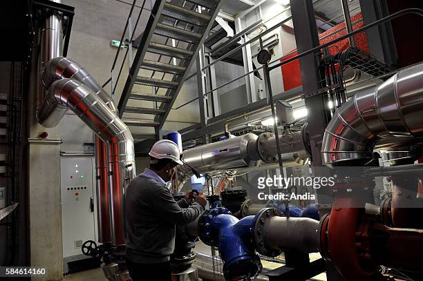 The new biomass heating plant composed of two wood-fuel boilers provides heating to the western district of Bellevue in Nantes and was inaugurated on...