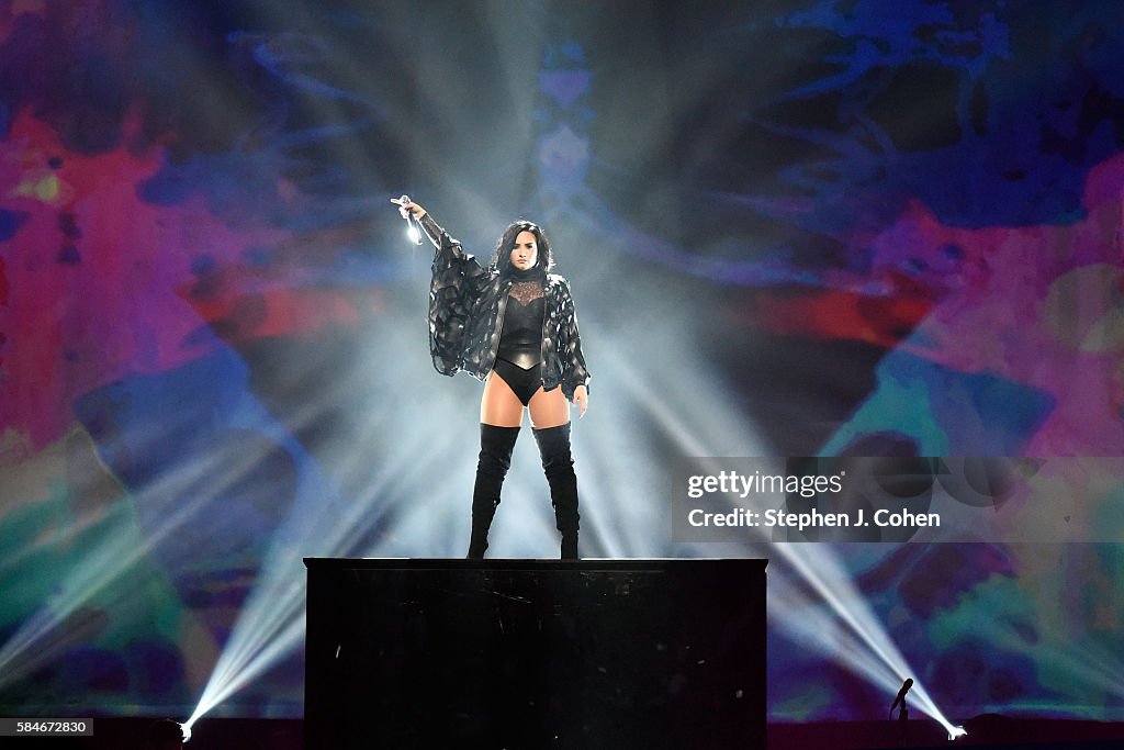 Demi Lovato And Nick Jonas In Concert - Louisville, Kentucky