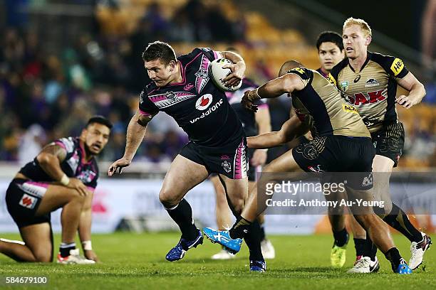 Jacob Lillyman of the Warriors on the charge during the round 21 NRL match between the New Zealand Warriors and the Penrith Panthers at Mt Smart...