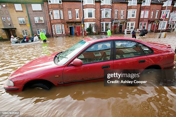 in january 2005 a severe storm hit cumbria with over 100 mph winds that created havoc on the roads and toppled over 1million trees. the event lead to severe flooding in many parts of cumbria especially in carlisle. as global warming takes affect we can ex - climate change extreme weather stock pictures, royalty-free photos & images