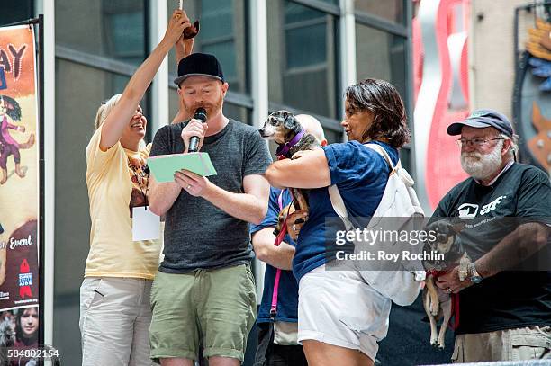 Actor Jesse Tyler Ferguson attends 18th Annual Broadway Barks! at Shubert Alley on July 30, 2016 in New York City.