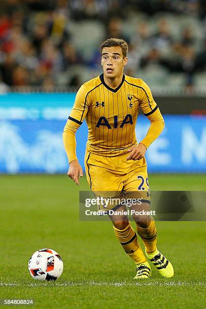 Harry Winks looks upfield during the 2016 International Champions Cup match between Juventus FC and Tottenham Hotspur at Melbourne Cricket Ground on...