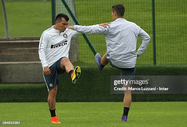 Gary Alexis Medel and Pires Ribeiro Dodo of FC Internazionale train during of the FC Internazionale Juvenile Team training Session on July 31, 2016...