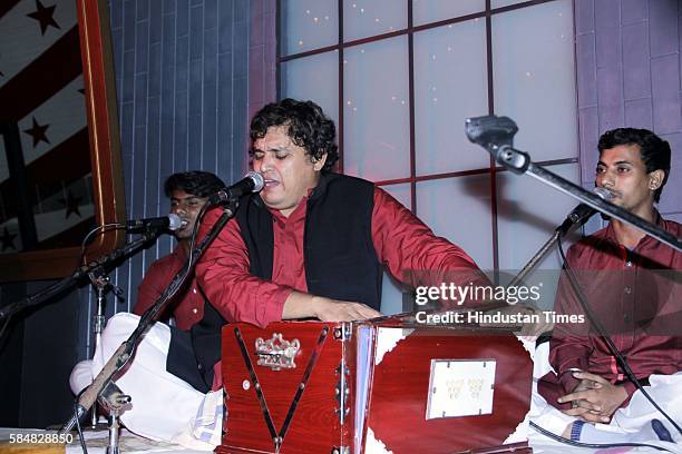 Fateh Rapper 84 Fateh Ali Khan (Qawwali Singer) Stock Photos, High-Res Pictures, and ...
