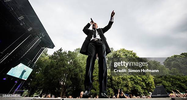 Der Graf of Unheilig performs during Schlosspark Open Air on July 31, 2016 in Weinheim, Germany.