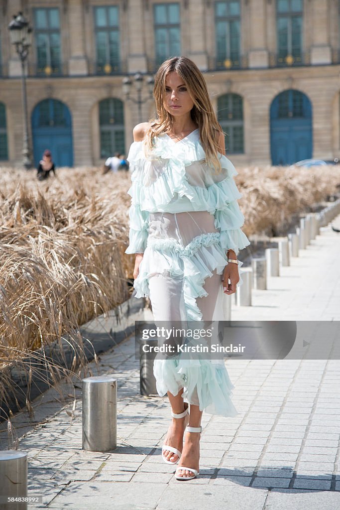 Street Style - Day 2 - Paris Fashion Week : Haute Couture A/W 2016