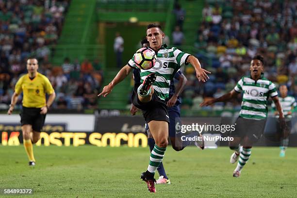 Sporting's forward Daniel Podence in action during the Trofeu Cinco Violinos football match Sporting CP vs Wolfsburg at the Alvadade stadium in...