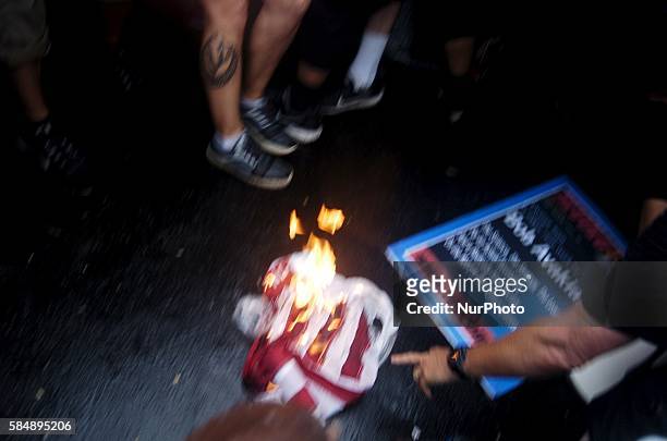 Protesting US foreign intervention and state violence at home the Revolutionary Communist Party Burned the US Flag. Vermin Supreme deescalates...