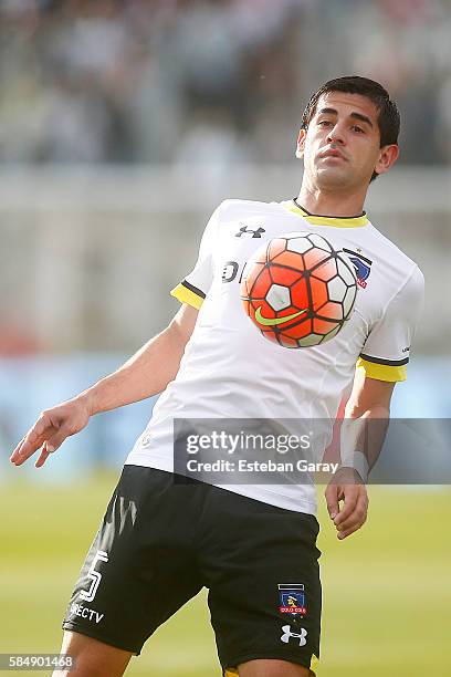 Julio Barroso of Colo Colo controls the ball during a match between Colo Colo and Union Espanola as part of Campeonato Apertura 2016 at Monumental...