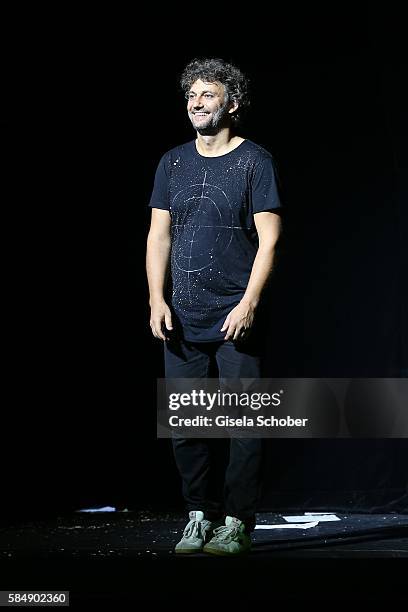 Opera singer Jonas Kaufmann sings 'Walther von Stolzing' during the final applause after the premiere of the opera 'Die Meistersinger von Nuernberg'...