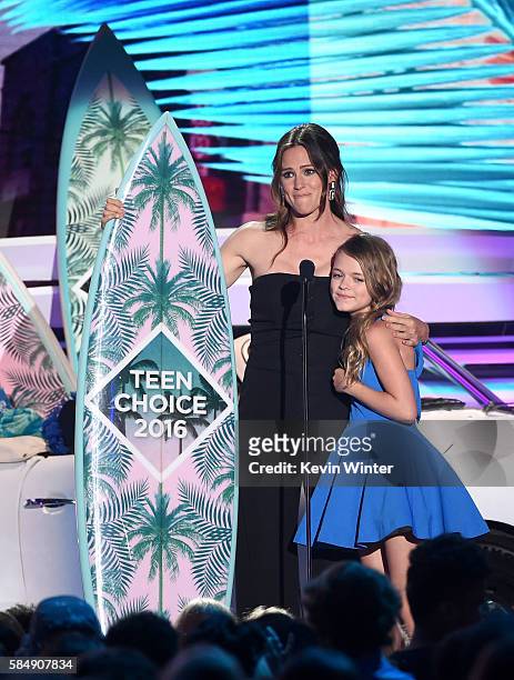 Actors Jennifer Garner and Kylie Rogers accept the Choice Movie: Drama award for 'Miracles from Heaven' onstage during Teen Choice Awards 2016 at The...