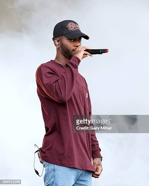 Bryson Tiller performs in concert on day 4 of the 25th anniversary Lollapalooza at Grant Park on July 31, 2016 in Chicago, Illinois.