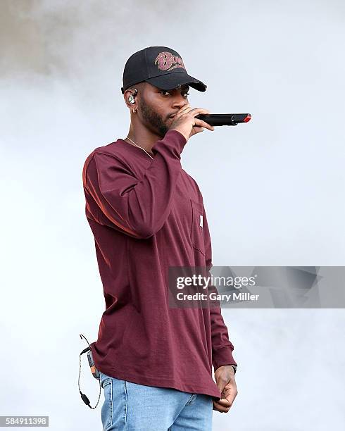 Bryson Tiller Rapper Bryson Tiller Photos and Premium High Res Pictures - Getty Images