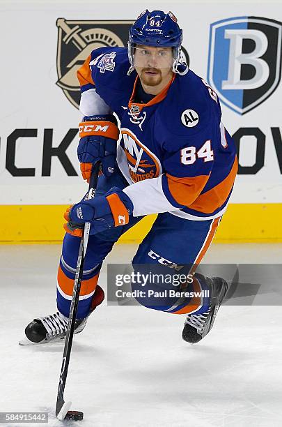 Mikhail Grabovski of the New York Islanders warms up before the gae against the Calgary Flames at Barclays Center on October 26, 2015 in Brooklyn...