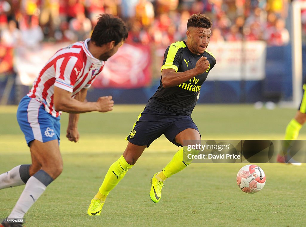 Arsenal v CD Guadalajara