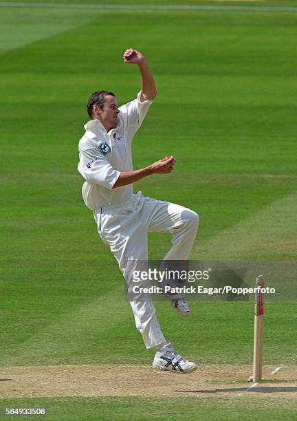 Chris Martin of New Zealand bowling during the 1st Test match between England and New Zealand at Lord's Cricket Ground, London, 21st May 2004.