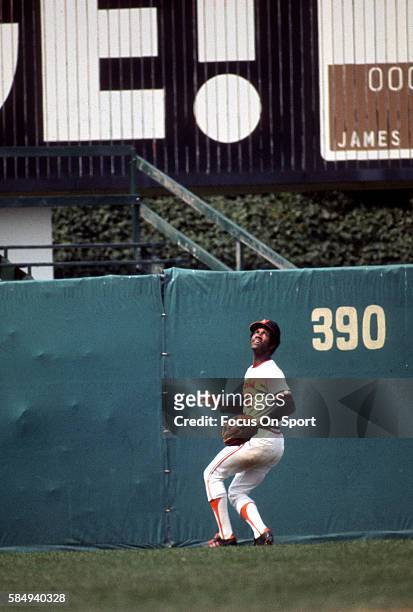 Paul Blair of the Baltimore Orioles track a fly ball during an Major League Baseball game circa 1974 at Memorial Stadium in Baltimore, Maryland....