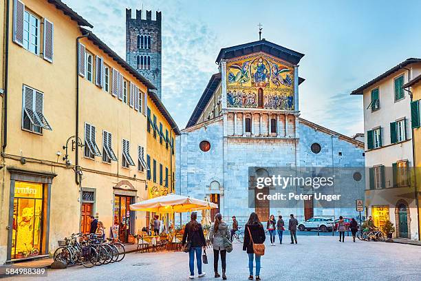 basilica of san frediano, lucca - lucca stock pictures, royalty-free photos & images