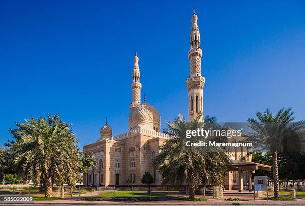 view of jumeirah mosque - jumeirah mosque stock pictures, royalty-free photos & images