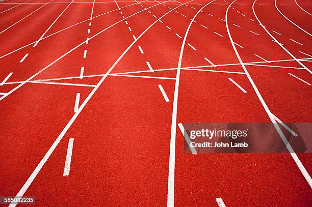 athletics track - track photos et images de collection