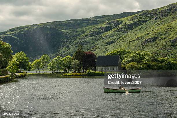 gougane barra - republic of ireland imagens e fotografias de stock